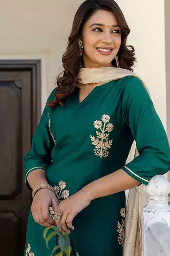 Women Floral Embroidered Kurta with Trousers & Dupatta