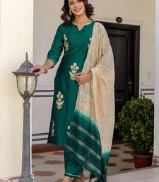 Women Floral Embroidered Kurta with Trousers & Dupatta