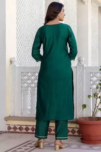 Women Floral Embroidered Kurta with Trousers & Dupatta