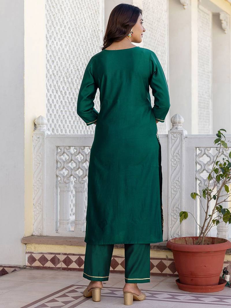 Women Floral Embroidered Kurta with Trousers & Dupatta