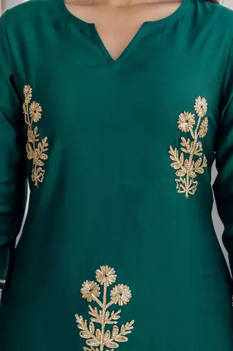 Women Floral Embroidered Kurta with Trousers & Dupatta