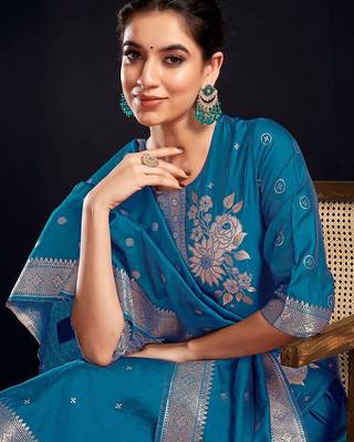 Floral Printed Round Neck Straight Kurta With Trousers & Dupatta 2