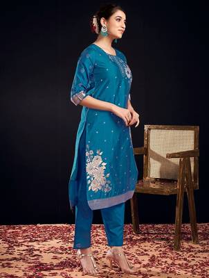 Floral Printed Round Neck Straight Kurta With Trousers & Dupatta 4