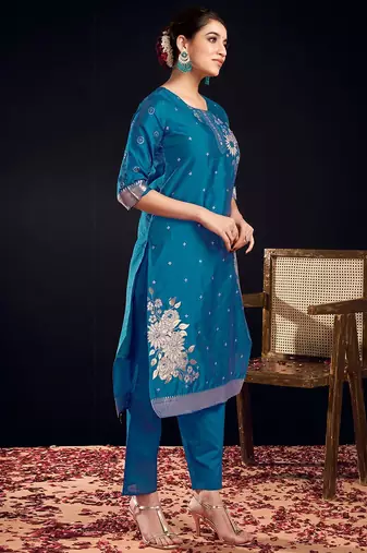Floral Printed Round Neck Straight Kurta With Trousers & Dupatta