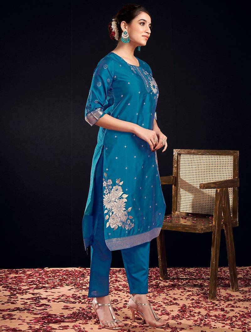 Floral Printed Round Neck Straight Kurta With Trousers & Dupatta
