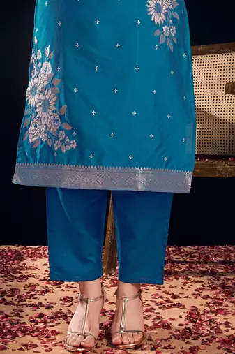 Floral Printed Round Neck Straight Kurta With Trousers & Dupatta