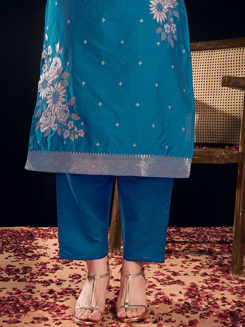 Floral Printed Round Neck Straight Kurta With Trousers & Dupatta