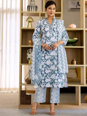 Women Floral Printed Regular Sequinned Kurta with Trousers & Dupatta Kurta Sets 1
