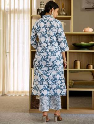 Women Floral Printed Regular Sequinned Kurta with Trousers & Dupatta Kurta Sets 3