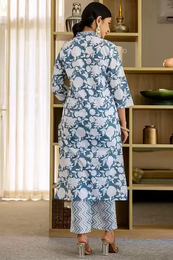 Women Floral Printed Regular Sequinned Kurta with Trousers & Dupatta Kurta Sets