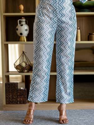 Women Floral Printed Regular Sequinned Kurta with Trousers & Dupatta Kurta Sets 7