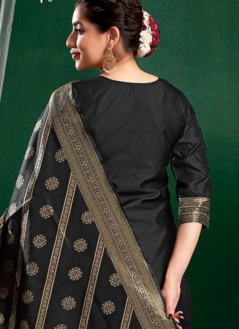 Women Dyed Regular Kurta with Trousers & With Dupatta