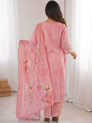 Women Floral Printed Regular Linen Kurta with Trousers & With Dupatta 3