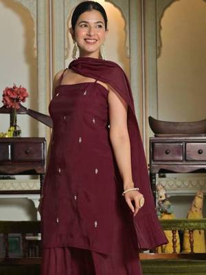 Women Embroidered Regular Thread Work Kurta with Sharara & With Dupatta 2