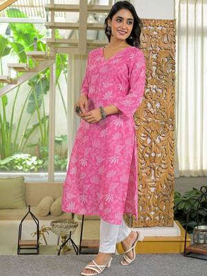 Women Floral Printed Kurta 3