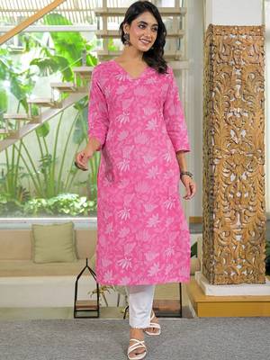 Women Floral Printed Kurta 5