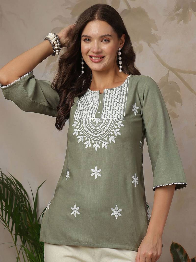 Women Ethnic Motifs Embroidered Round Neck Short Kurti