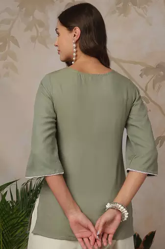 Women Ethnic Motifs Embroidered Round Neck Short Kurti