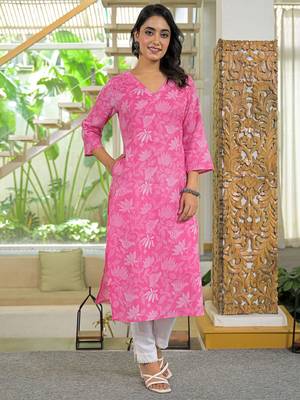Floral Printed V-Neck Straight Cotton Kurta 2