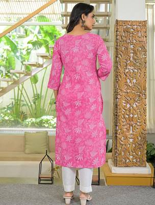 Floral Printed V-Neck Straight Cotton Kurta 5