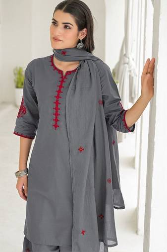 Ethnic Motifs Embroidered Regular Thread Work Kurta with Patiala & With Dupatta