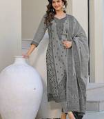 Women Ethnic Motifs Printed Regular Kurta with Trousers & With Dupatta