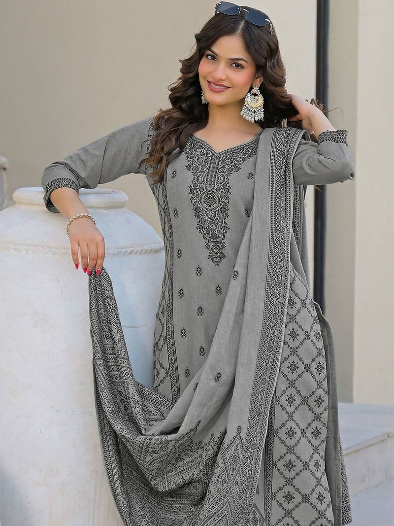 Women Ethnic Motifs Printed Regular Kurta with Trousers & With Dupatta