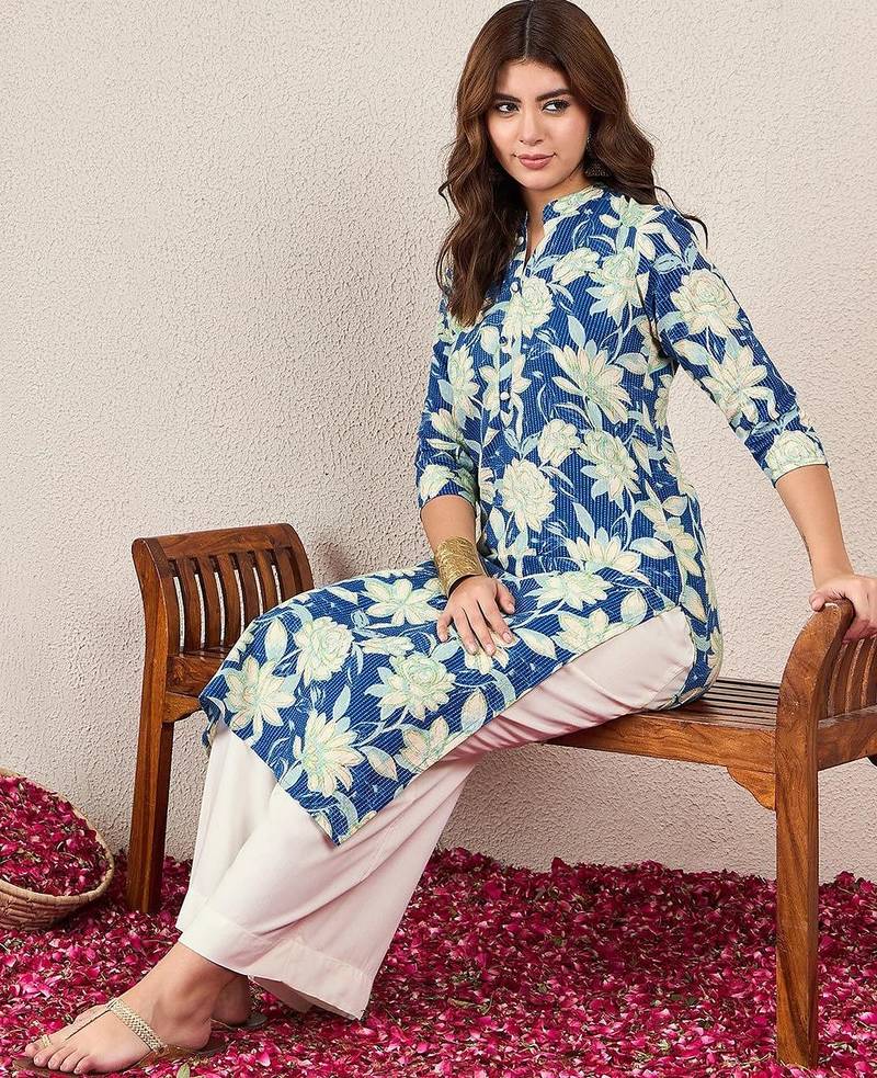 Floral Printed Mandarin Collar Straight Kurta