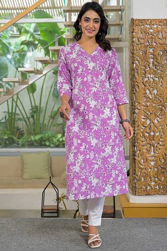 Women Floral Printed Daily Cotton Straight Kurta