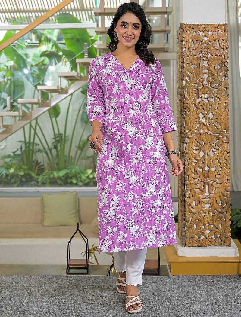 Women Floral Printed Daily Cotton Straight Kurta