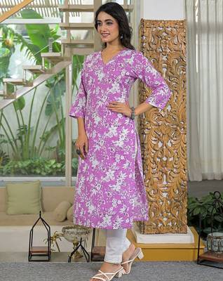 Women Floral Printed Daily Cotton Straight Kurta 4