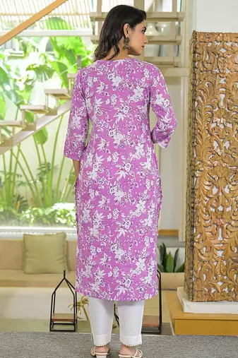 Women Floral Printed Daily Cotton Straight Kurta