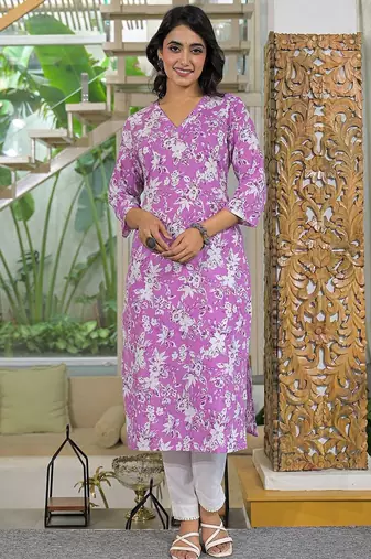 Women Floral Printed Daily Cotton Straight Kurta