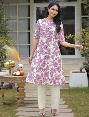 Women Floral Printed Kurta 4