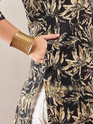 Floral Printed V-Neck Cotton Straight Kurtas 7