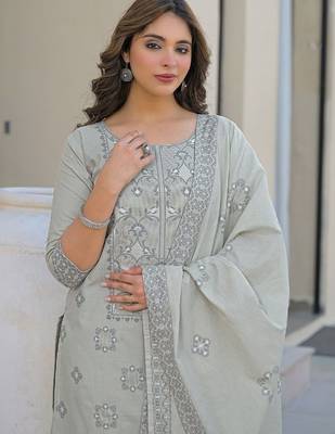 Women Ethnic Motifs Embroidered Regular Thread Work Kurta with Trousers & With Dupatta 3