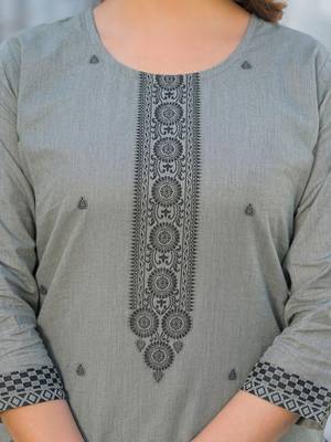 Women Floral Printed Regular Kurta with Trousers & With Dupatta 5