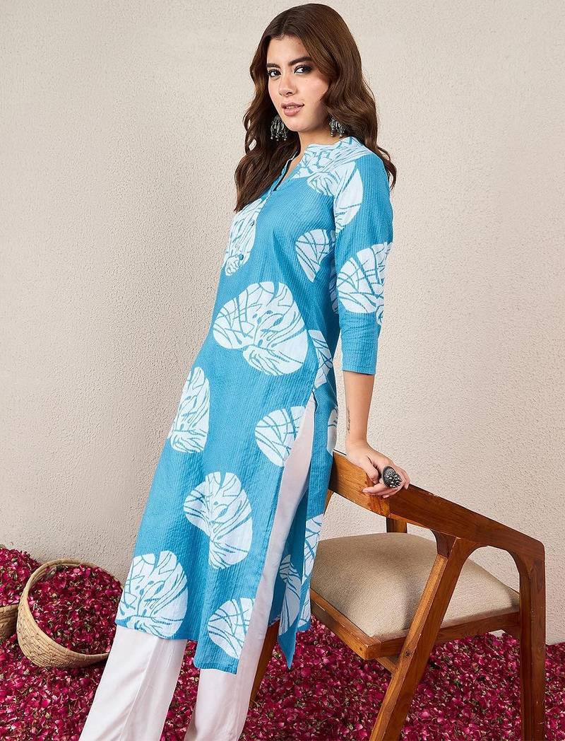 Floral Printed Mandarin Collar Straight Kurta