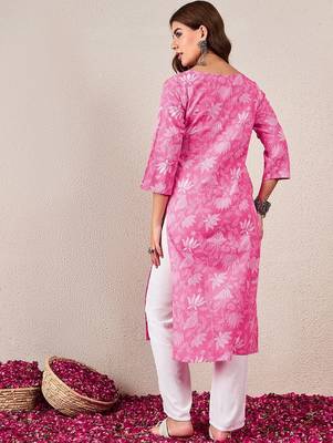 Women Floral Printed V-Neck Straight Kurta 4