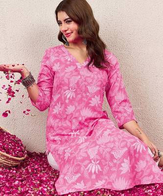 Women Floral Printed V-Neck Straight Kurta 6