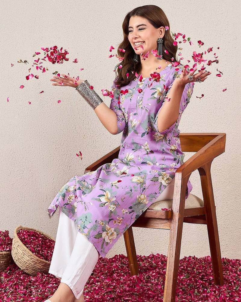 Women Floral Printed Daily Cotton Straight Kurta