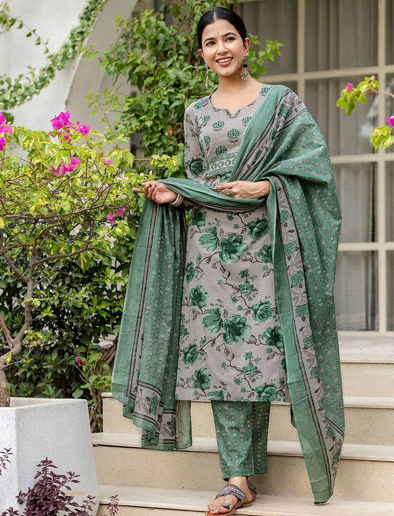 Women Floral Printed Kurta with Trousers & Dupatta