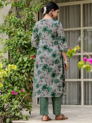Women Floral Printed Kurta with Trousers & Dupatta 5