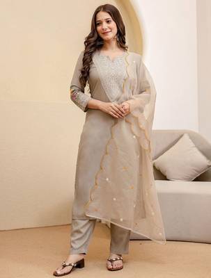Women Ethnic Motifs Embroidered Thread Work Kurta with Trousers & Dupatta 1