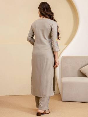 Women Ethnic Motifs Embroidered Thread Work Kurta with Trousers & Dupatta 5