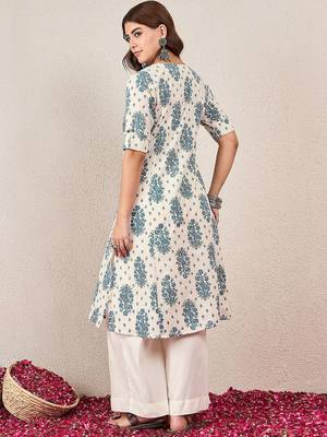 Floral Printed Round Neck Cotton Straight Kurtas 5