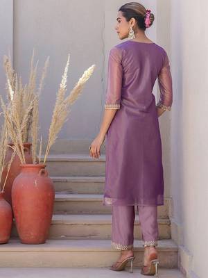 Women Ethnic Motifs Embroidered Kurta with Trousers & Dupatta 3