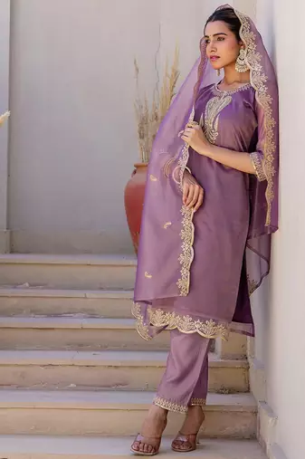 Women Ethnic Motifs Embroidered Kurta with Trousers & Dupatta