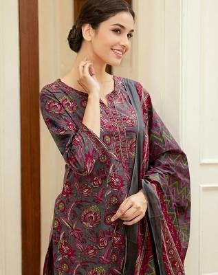 Women Floral Printed Kurta with Trousers & Dupatta 2