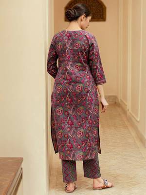 Women Floral Printed Kurta with Trousers & Dupatta 5